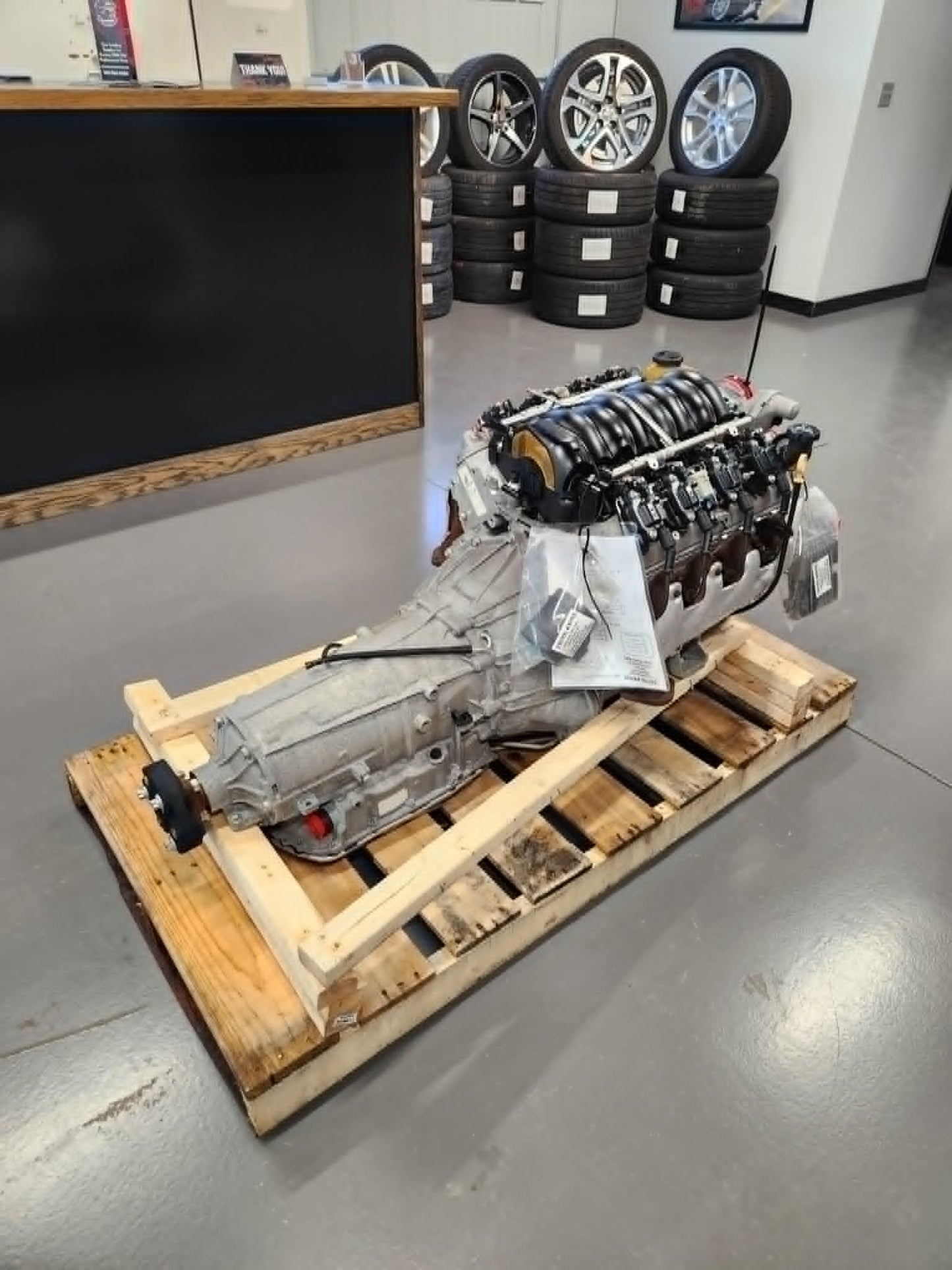 6.0L L76 LS2 Engine 6L80 Automatic Transmission Drivetrain Pullout 97k