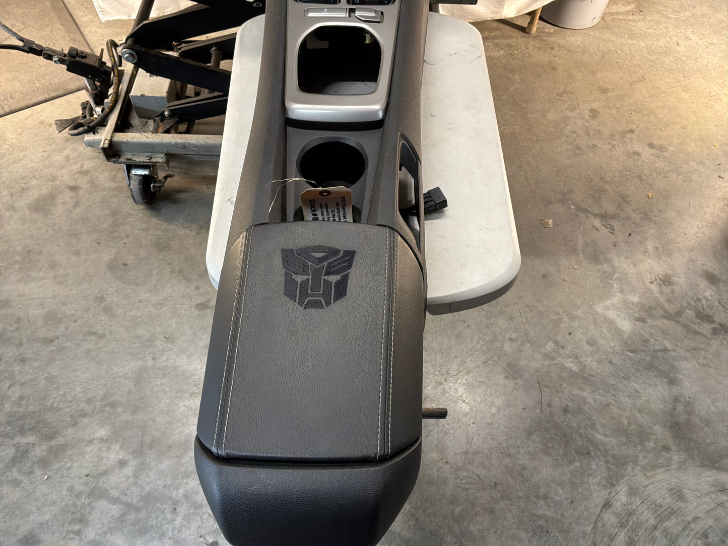 Dash w  enter console and Shifter - Day's Parts Yard