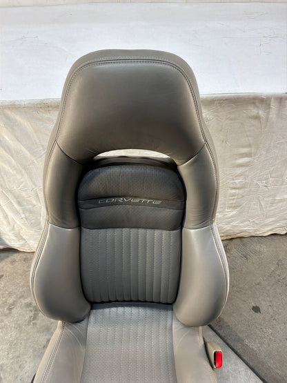 Front seats - Day's Parts Yard