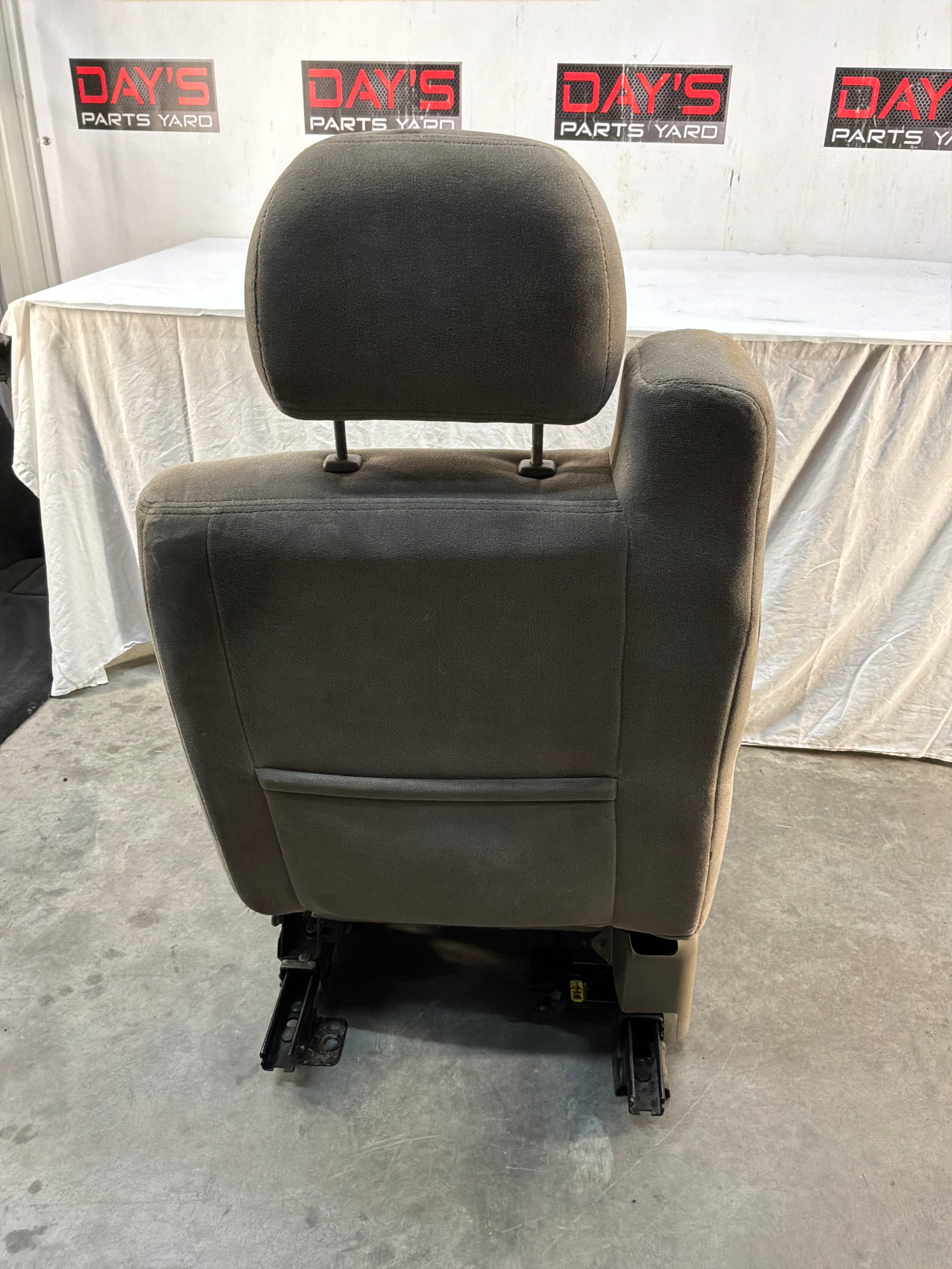Front seats - Day's Parts Yard
