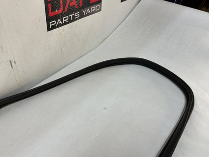 Rh rear door weather strip - Day's Parts Yard