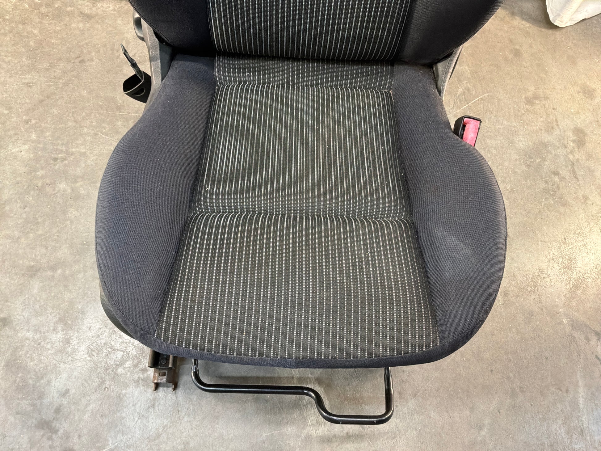 Front seats - Day's Parts Yard