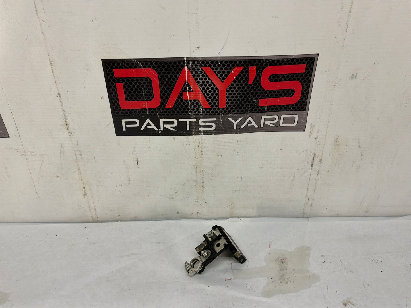 2014 Chevy Caprice PPV Positive Battery Terminal Fuse Relay OEM