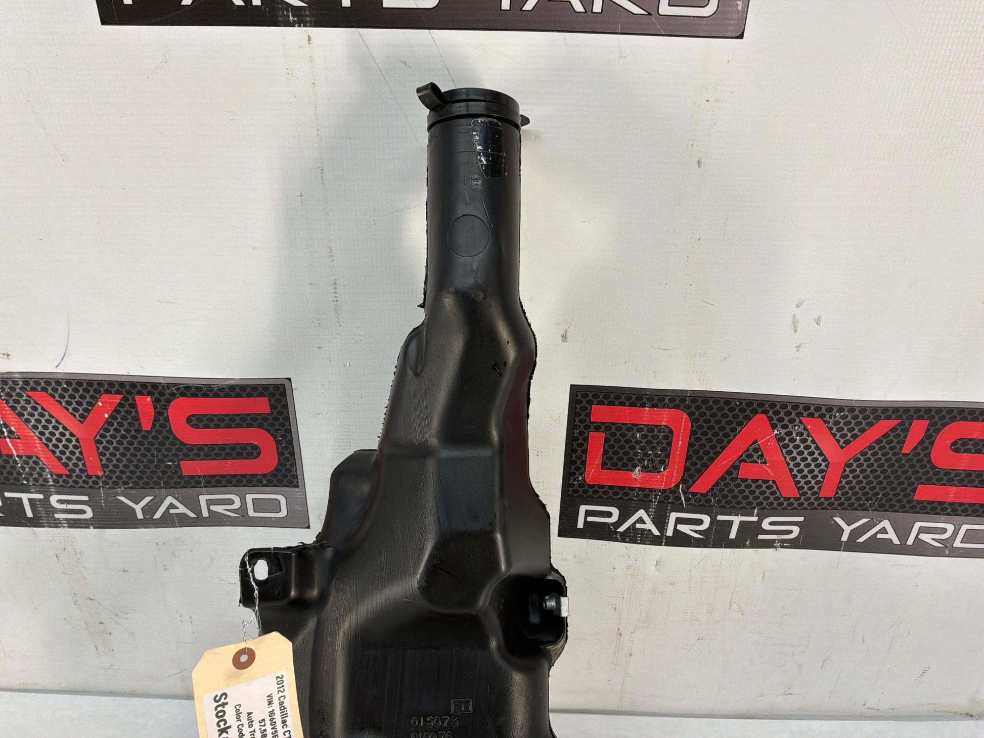 Windshield wiper bottle - Day's Parts Yard