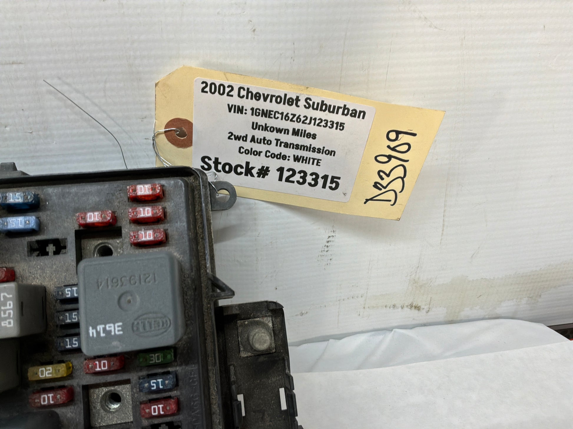 Fuse box - Day's Parts Yard