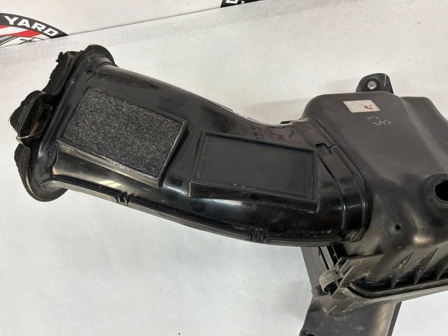 2008 Pontiac G8 Base Factory OEM Air Intake Box Cleaner Assembly