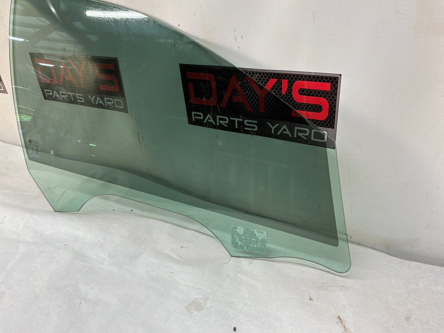 2016 Chevy Caprice PPV RH Passenger Front Door Window Glass OEM