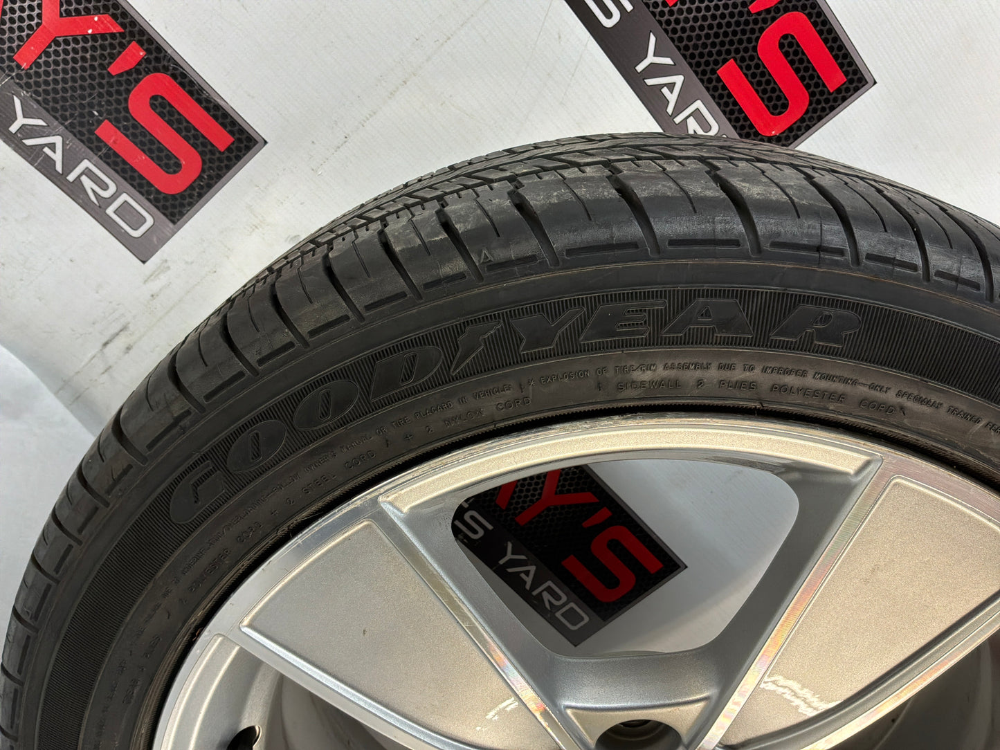 2008 Pontiac G8 GT Goodyear Eagle Tire w/Factory OEM Wheel 18x8  245/45R18 OEM