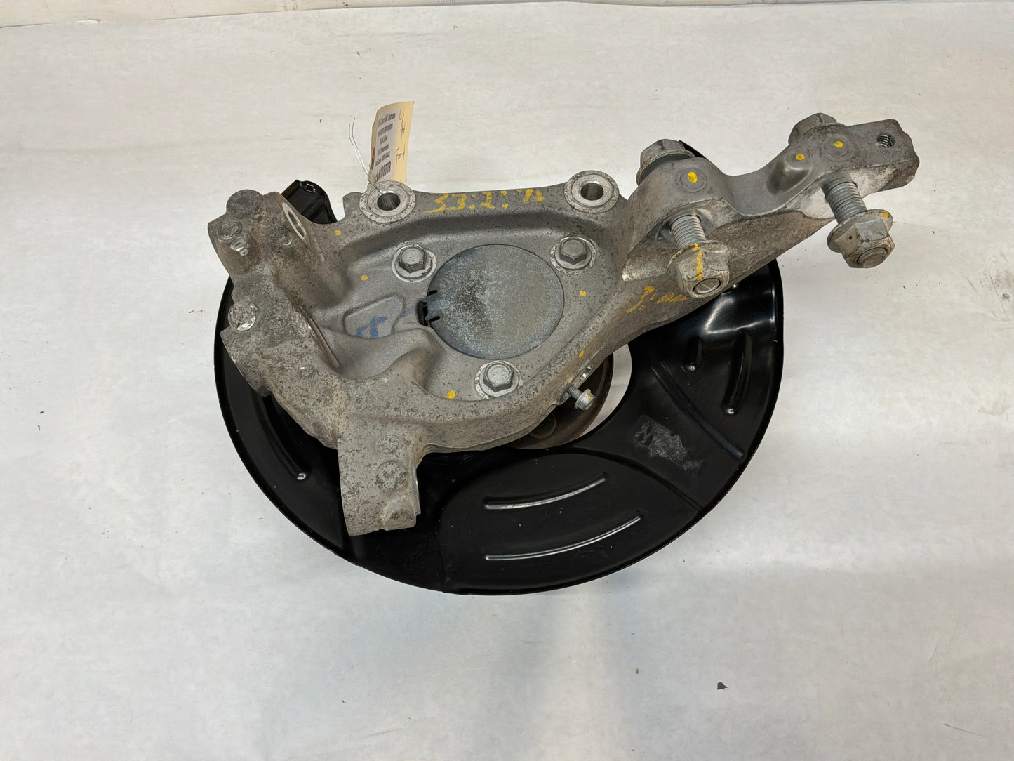 2013 Chevy Camaro SS LH Driver Front Suspension Spindle Knuckle Hub Assembly OEM