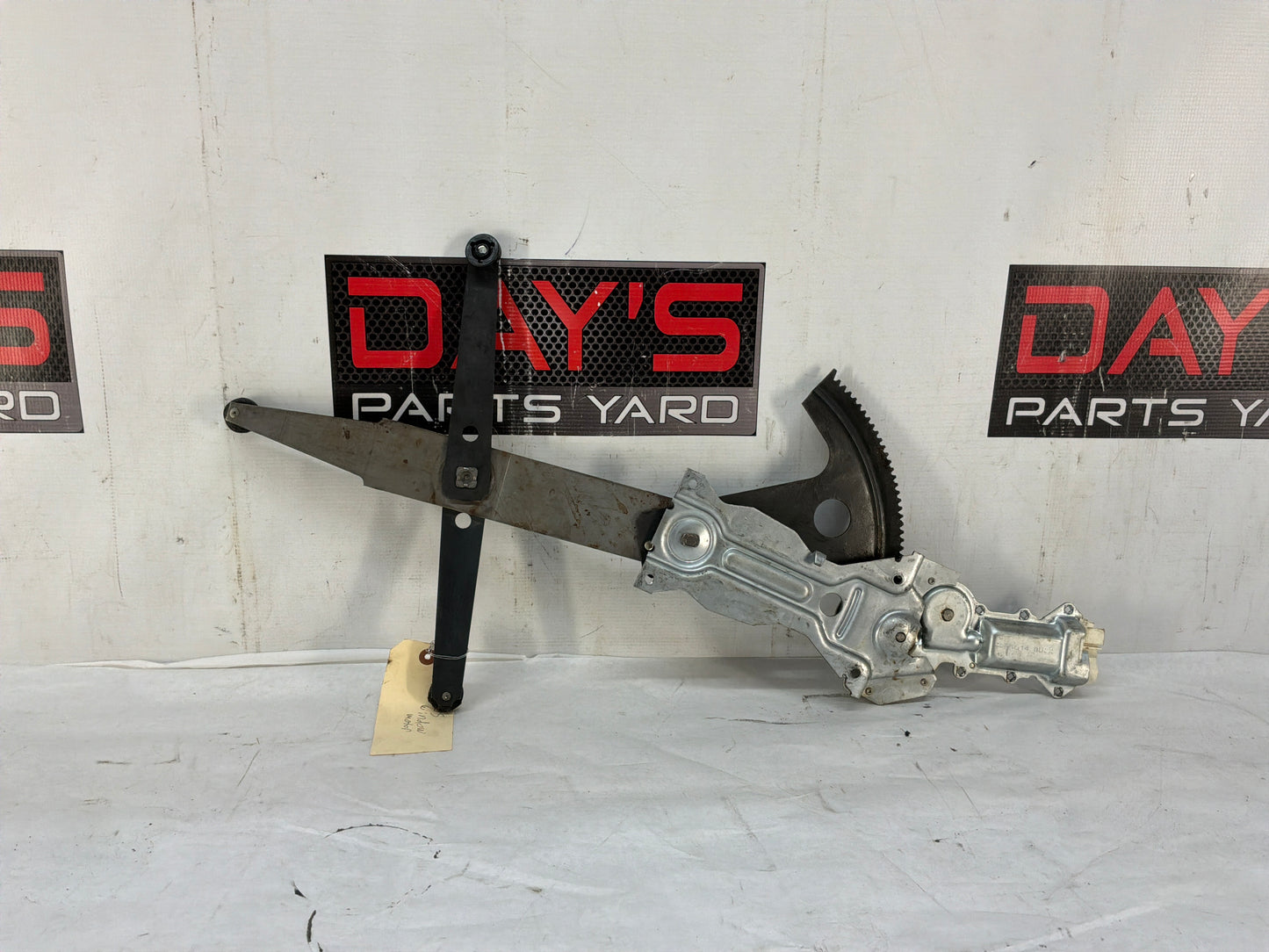 Lh window regulator - Day's Parts Yard
