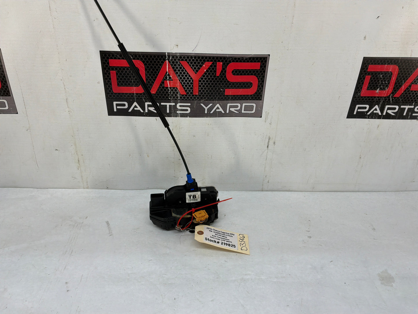 2016 Chevy Caprice PPV RH Passenger Front Door Lock Actuator OEM
