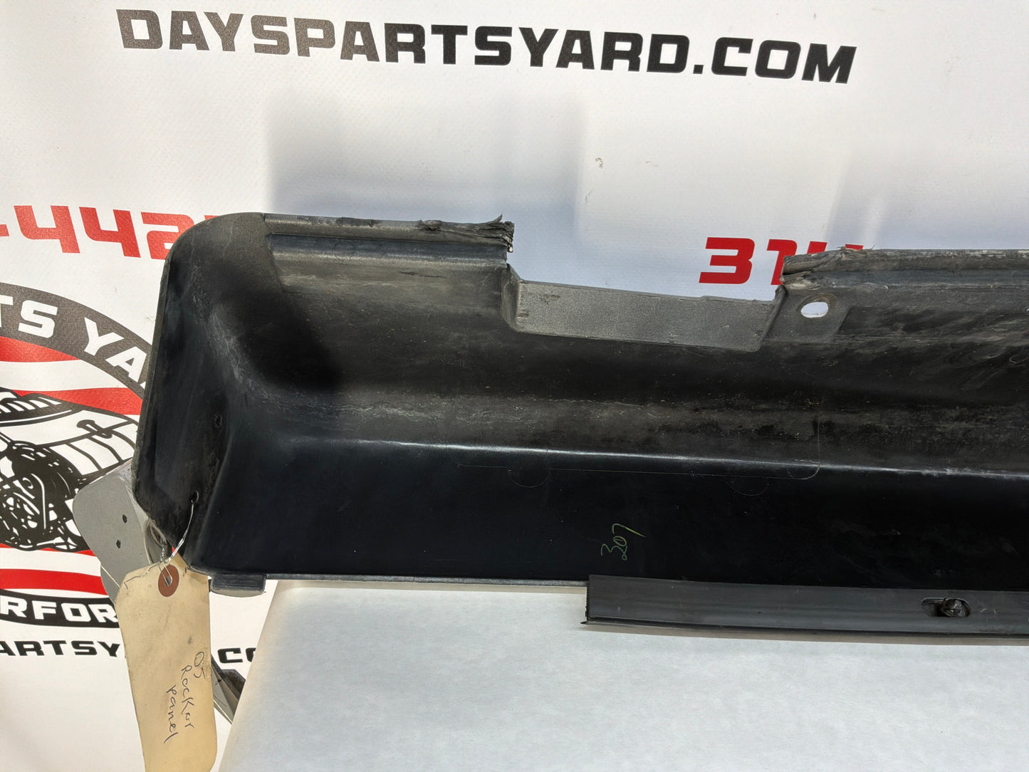 2005 Pontiac GTO LH Driver Rocker Molding Side Skirt Trim Panel OEM