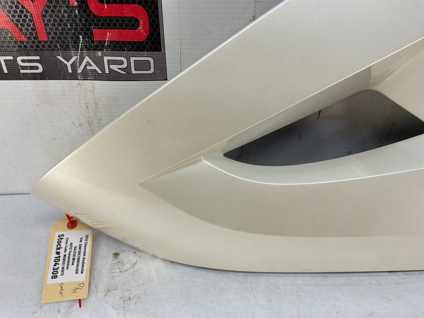 2012 Chevy Avalanche Exterior RH Passenger Outer Trim Bed Cargo Box Sail Panel Cladding OEM