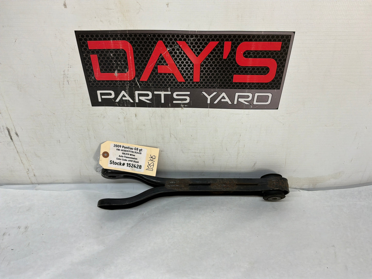 Lh front lower control arm - Day's Parts Yard