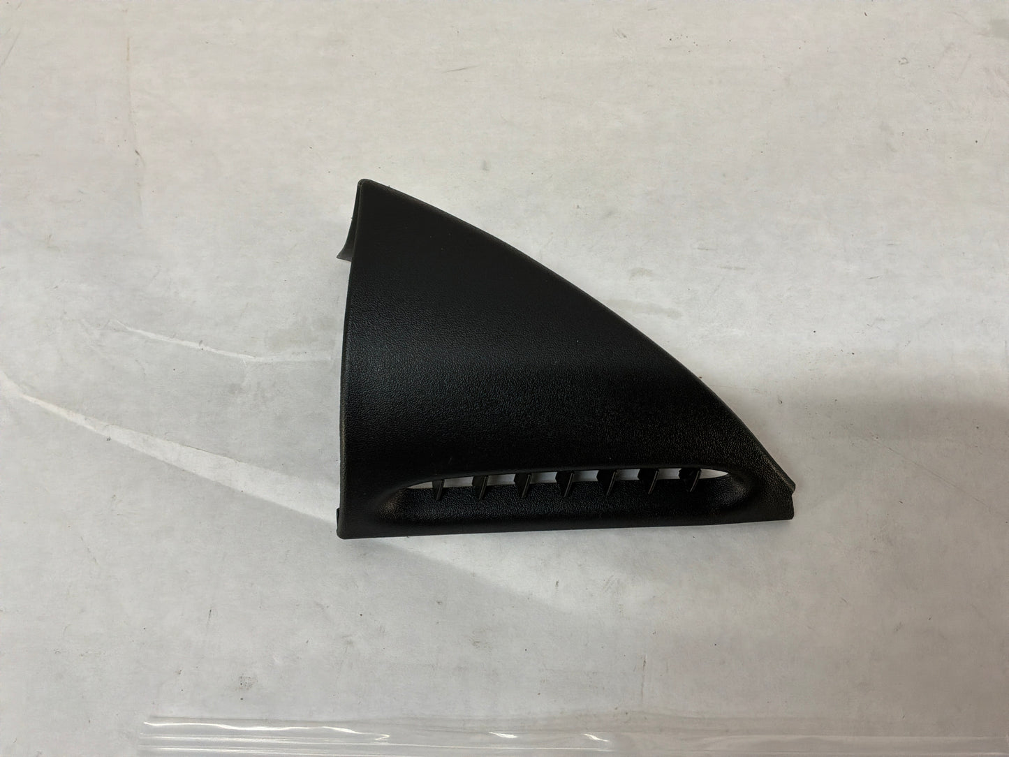2005 Pontiac GTO RH Passenger Interior Defrost Trim Door Vent Triangle OEM