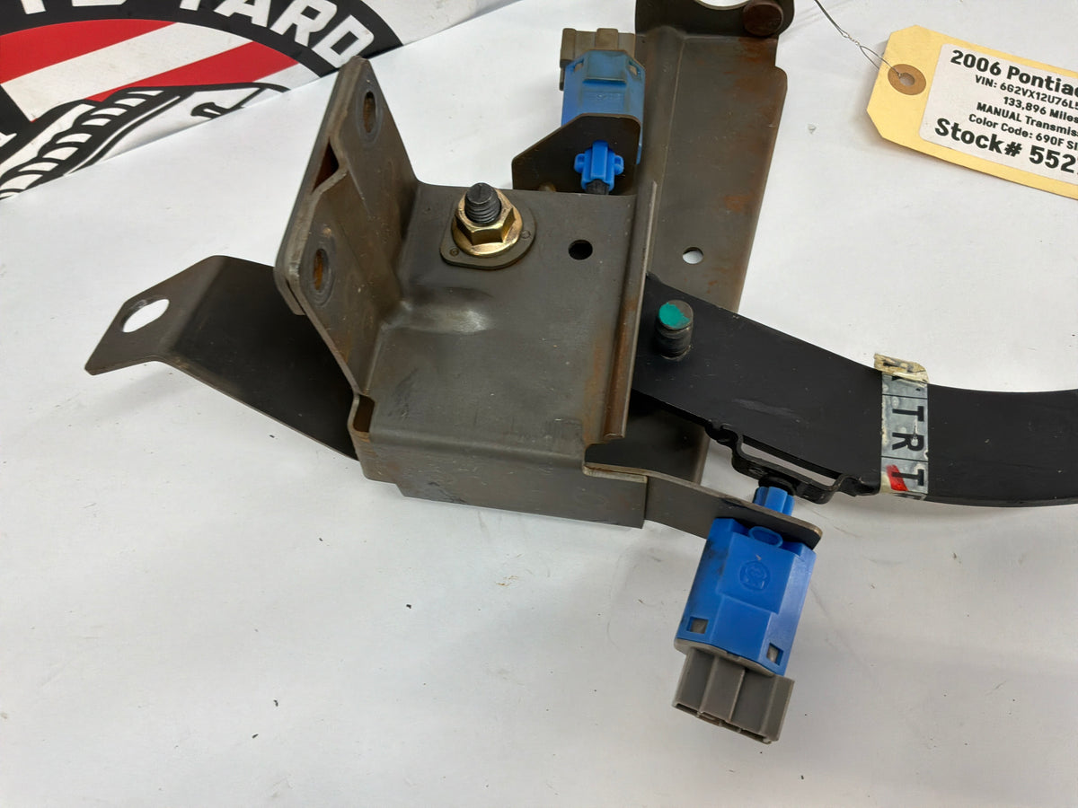2006 Pontiac GTO Manual Transmission Pedal Assembly OEM