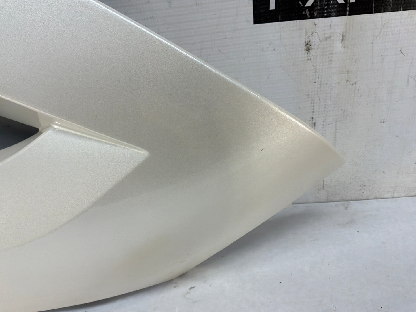2012 Chevy Avalanche Exterior LH Driver Outer Trim Bed Cargo Box Sail Panel Cladding OEM