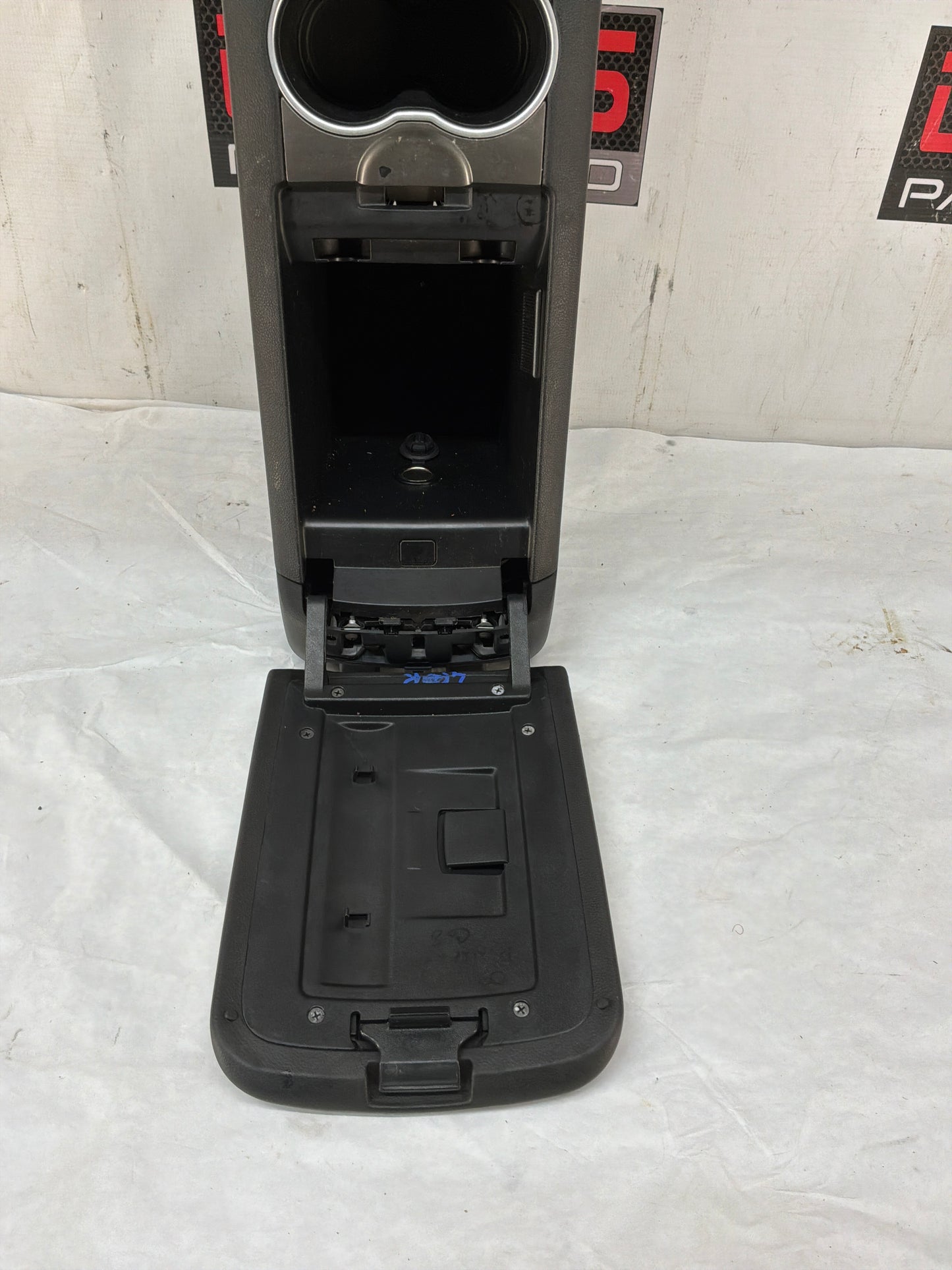 Center console - Day's Parts Yard