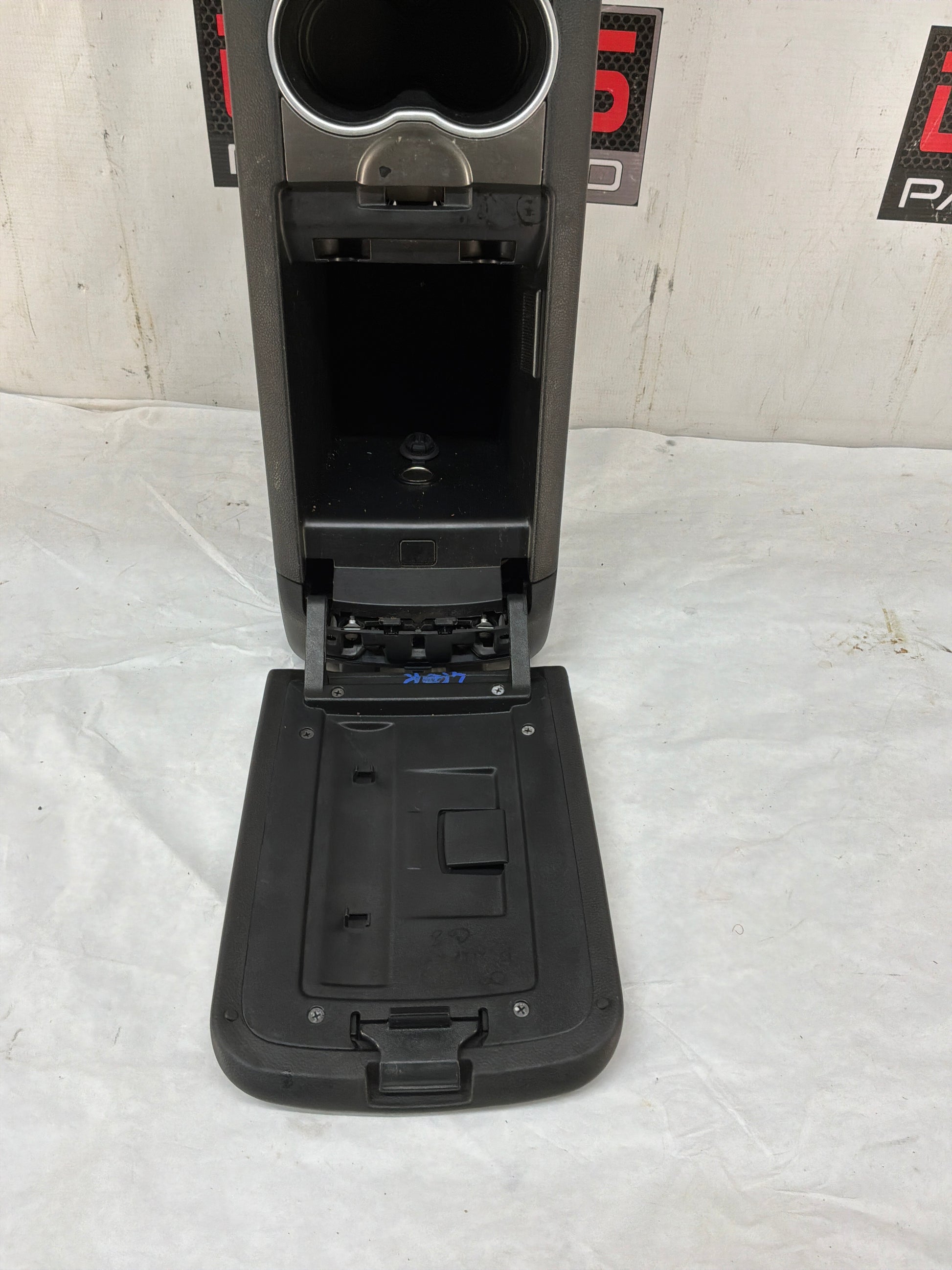 Center console - Day's Parts Yard