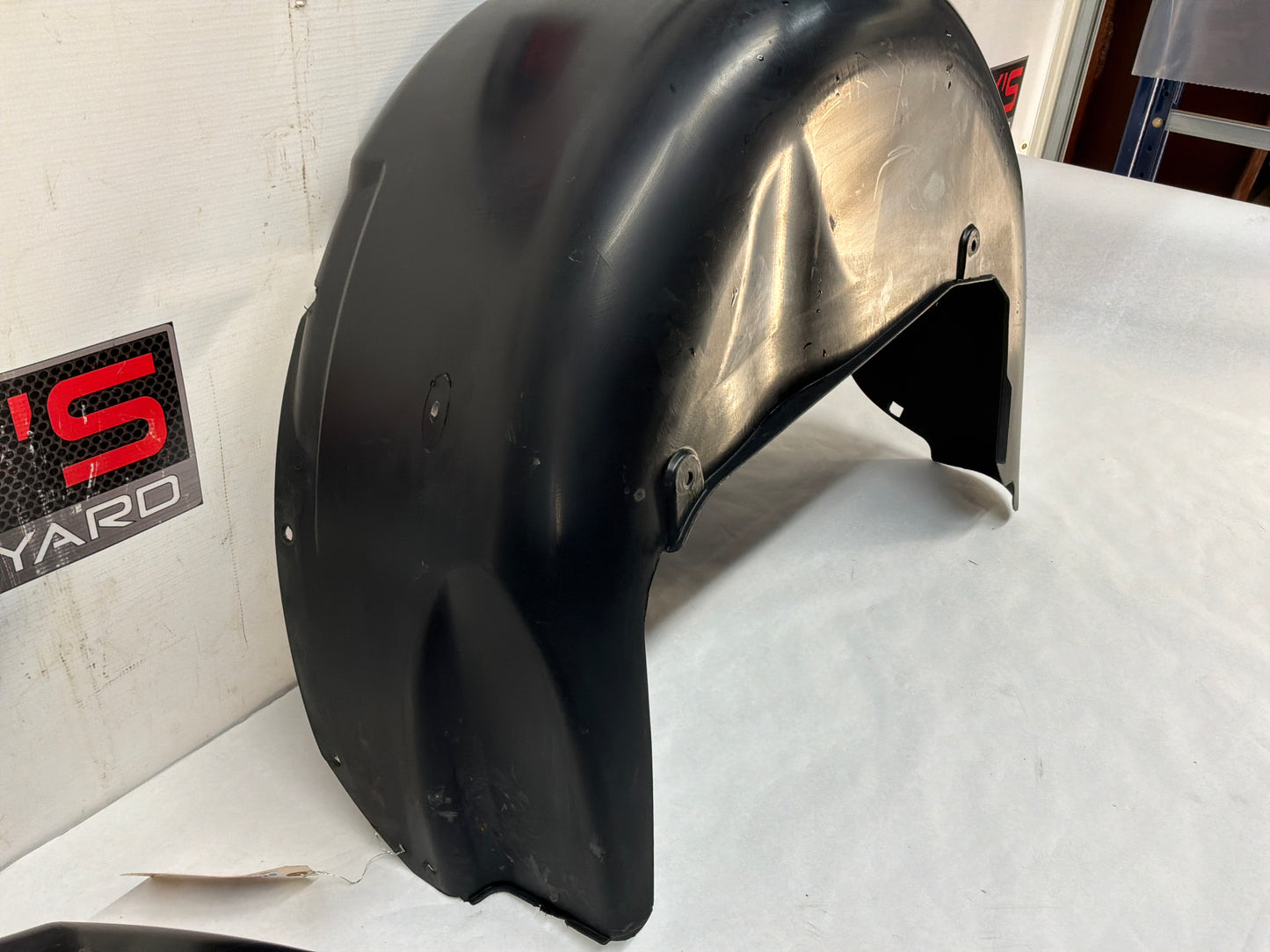 Rear lh wheel liner - Day's Parts Yard