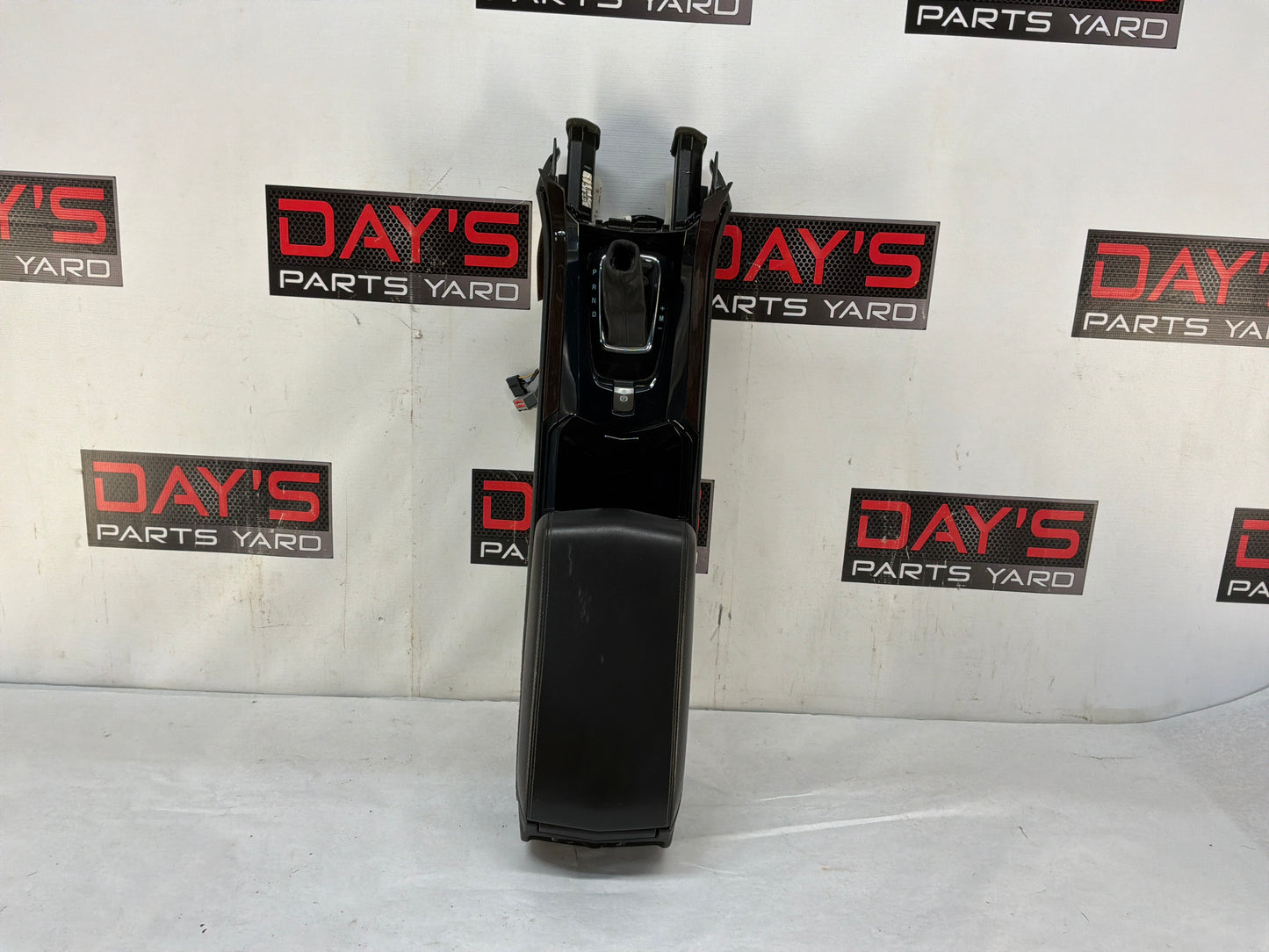 Center console - Day's Parts Yard