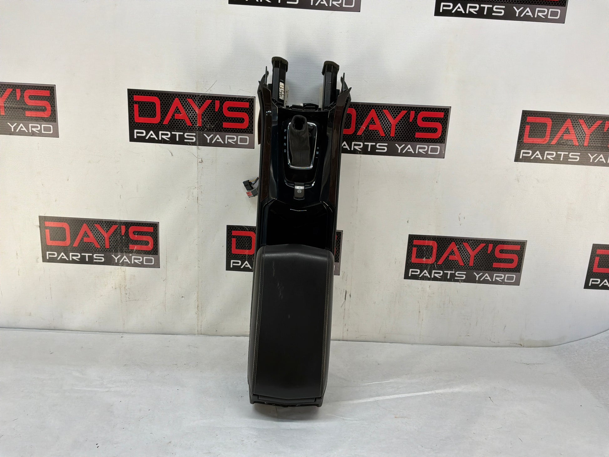 Center console - Day's Parts Yard