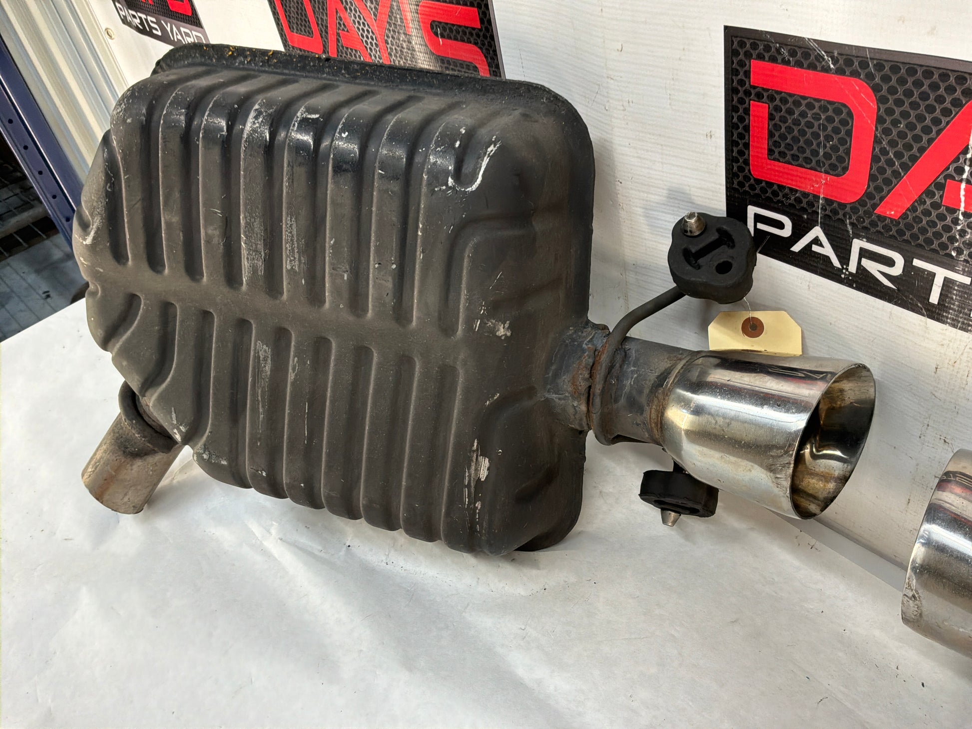 Rh lh mufflers - Day's Parts Yard