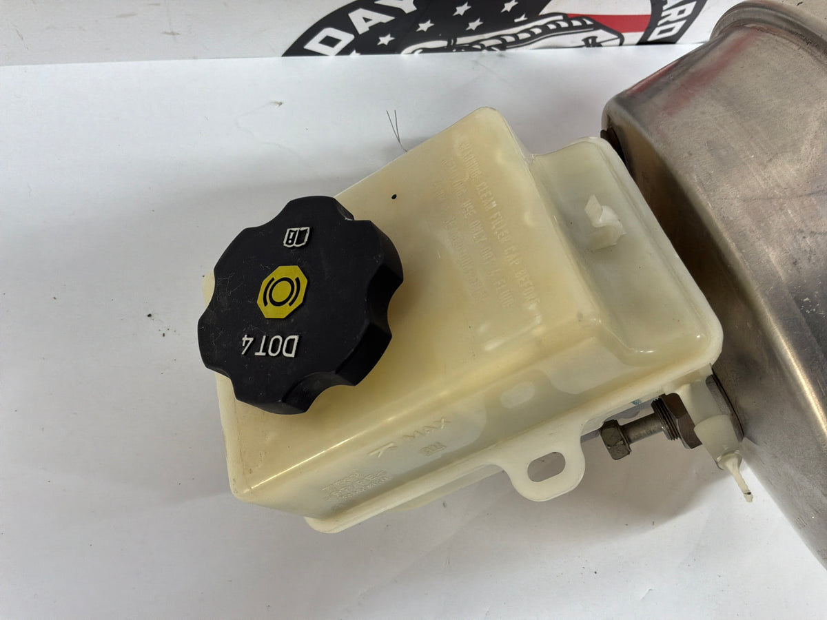 2014 Chevy SS Sedan Brake Booster Master Cylinder and Reservoir OEM