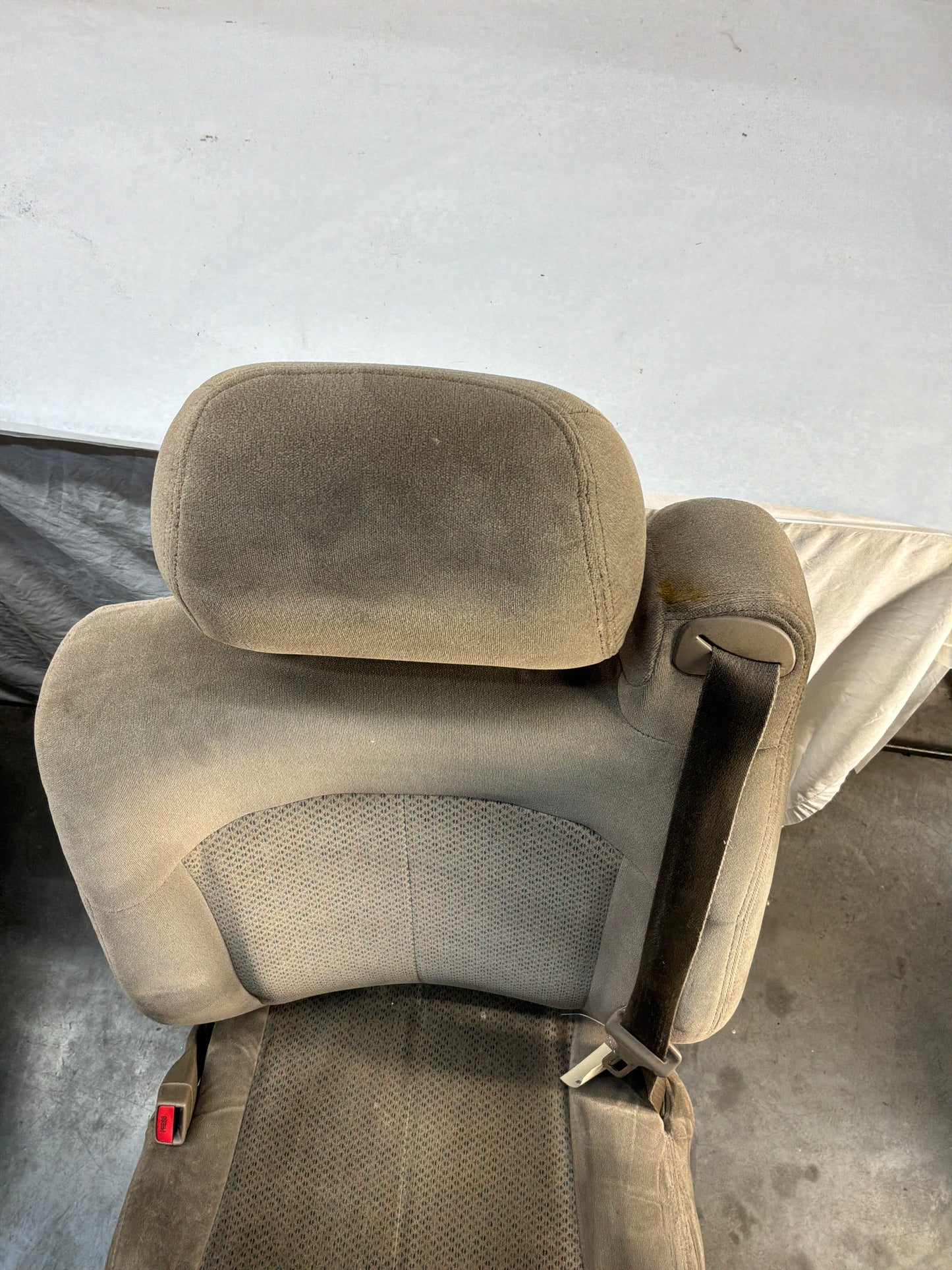 Front seats - Day's Parts Yard