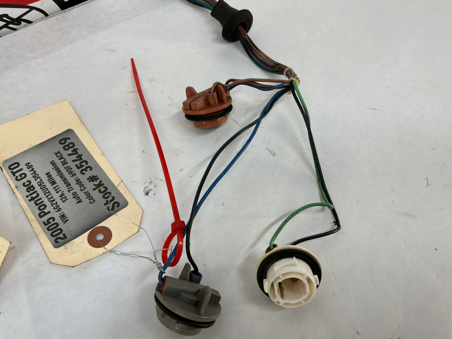 2005 Pontiac GTO RH & LH Taillight Tail Light Wire Wiring Harness Sockets OEM