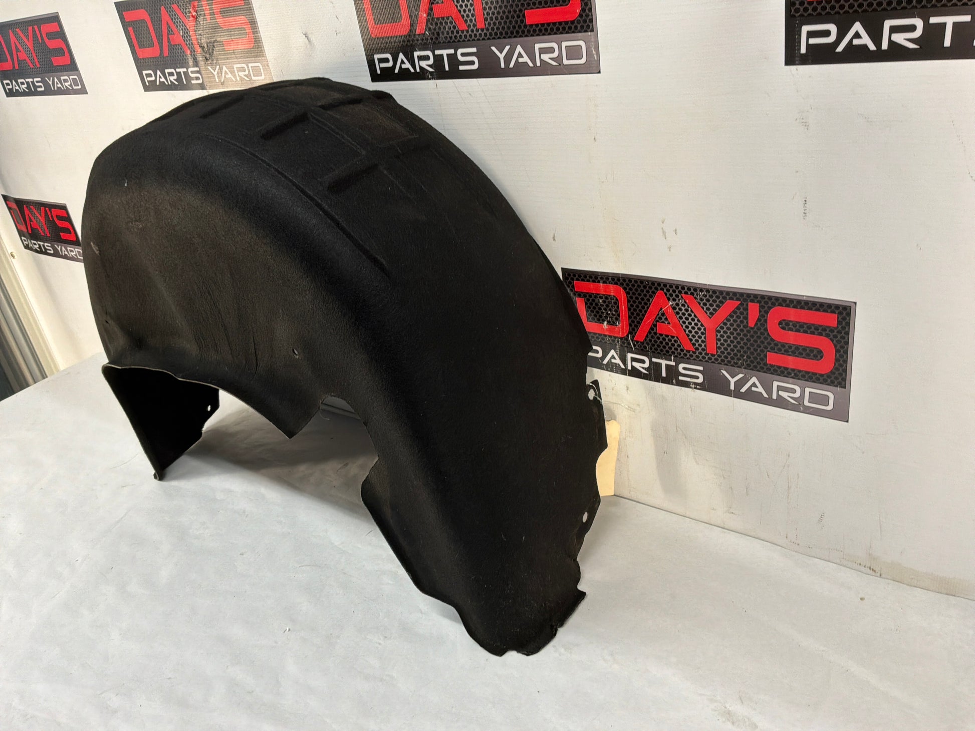 Lh rear wheel liner - Day's Parts Yard