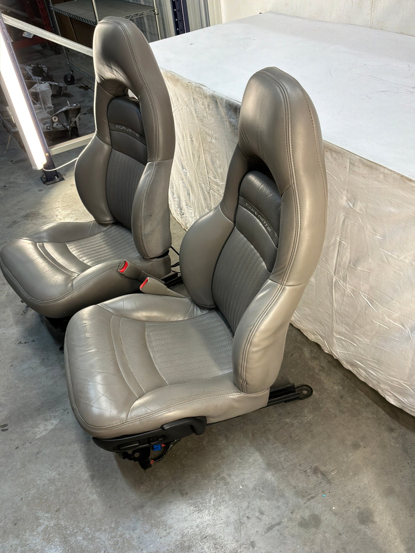 Front seats - Day's Parts Yard