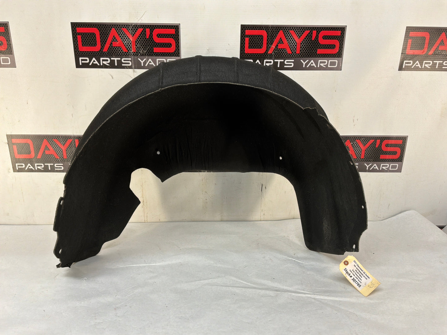 Rear lh wheel liner - Day's Parts Yard
