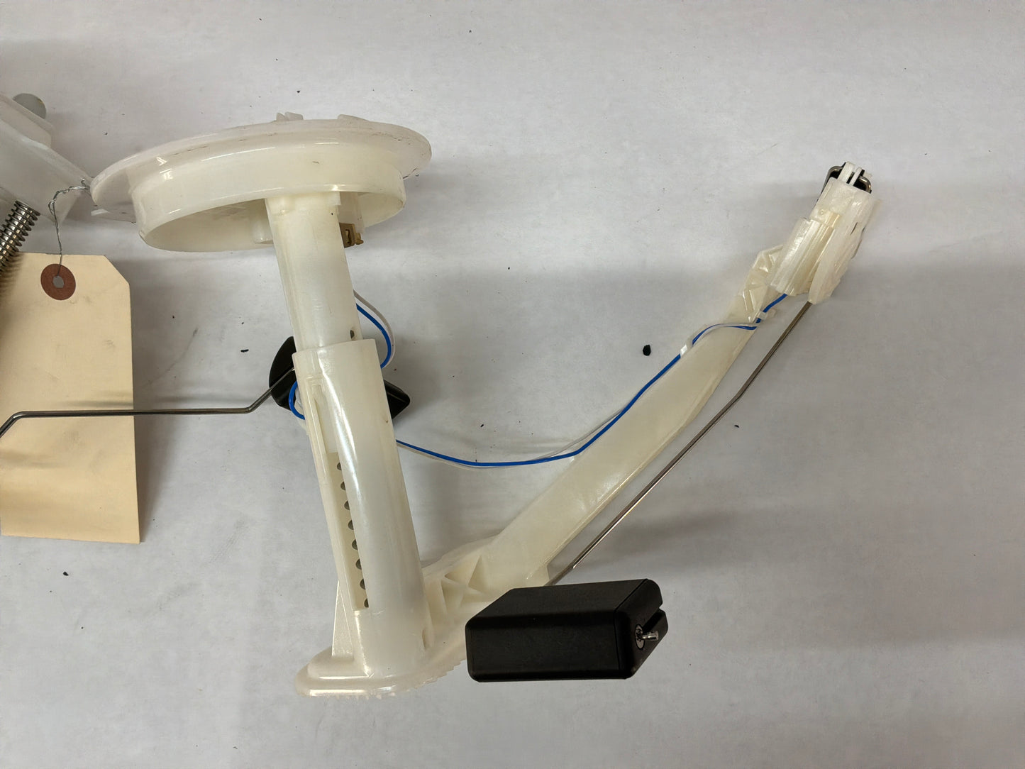 2014 Chevy Camaro SS Gas Fuel Pump Level Sending Unit Assembly OEM