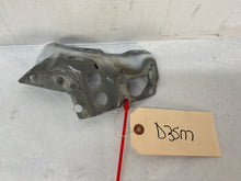 Rh fender weld bracket - Day's Parts Yard