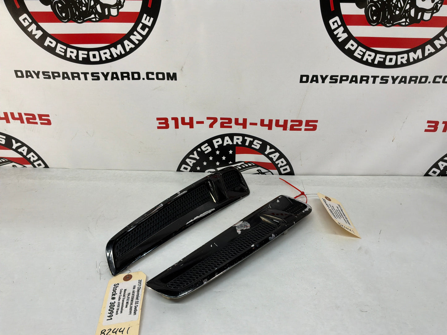 2017 Chevy SS Sedan RH & LH Fender Side Marker Lights Lamps OEM