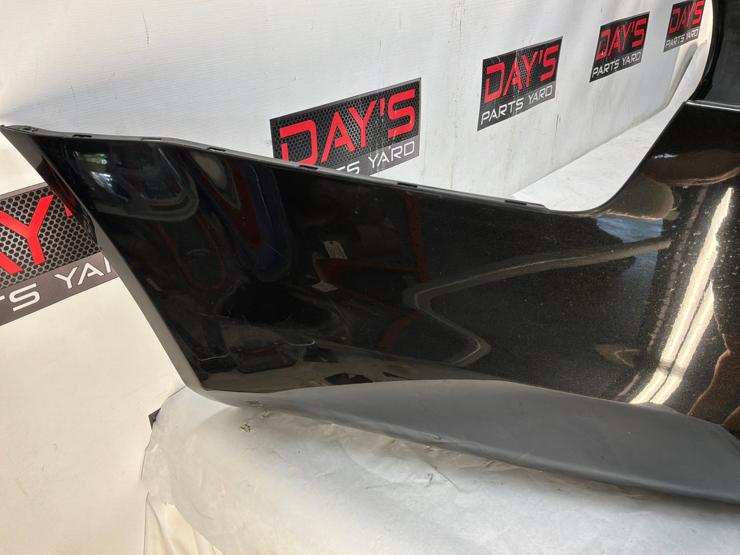 Rear bumper - Day's Parts Yard