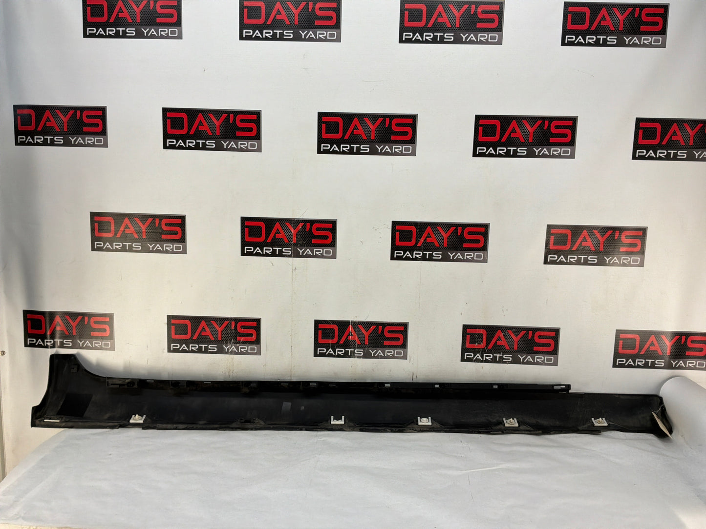 Lh rocker panel - Day's Parts Yard