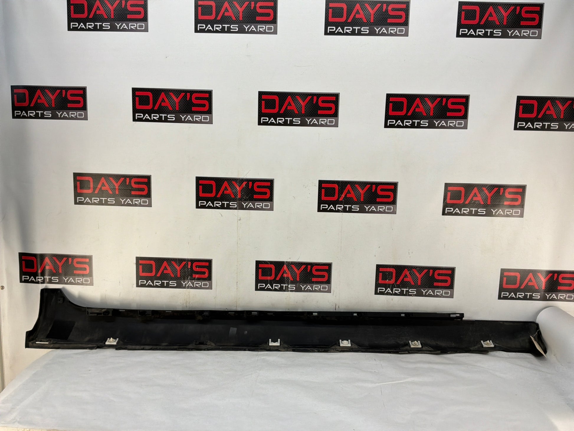 Lh rocker panel - Day's Parts Yard
