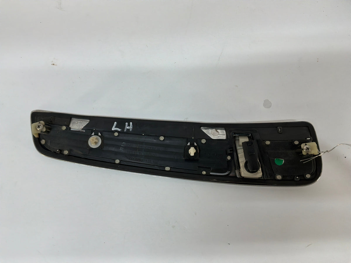 2014 Chevy SS Sedan RH & LH Fender Side Marker Lights Lamps OEM
