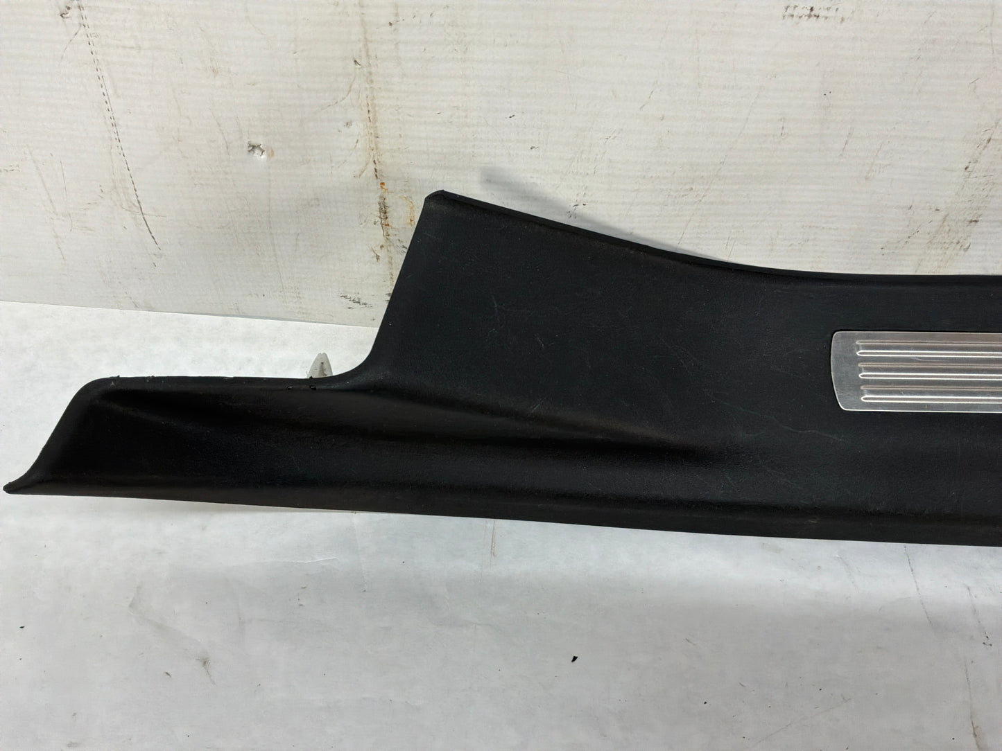 Rear rh trim - Day's Parts Yard