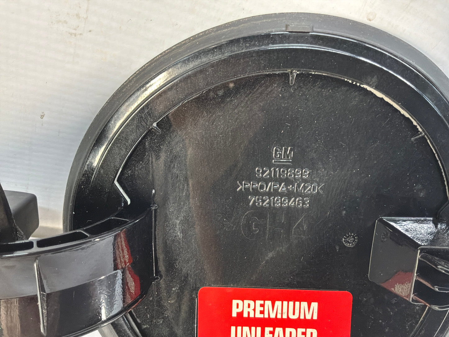 2004 Pontiac GTO Fuel Gas Door Lid Cover Door Assembly OEM