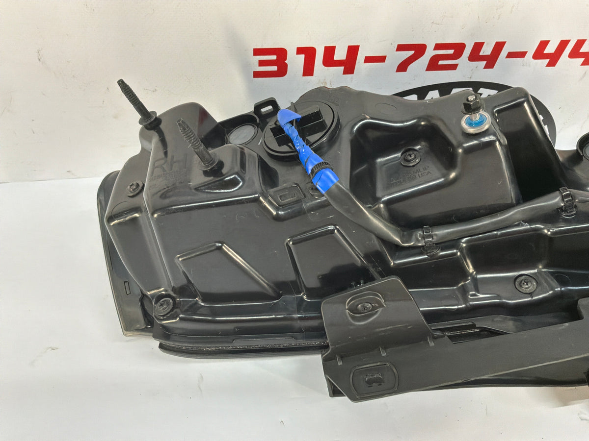 2021 Chevy Camaro SS RH Passenger Smoked Taillight Tail Light Lamp OEM