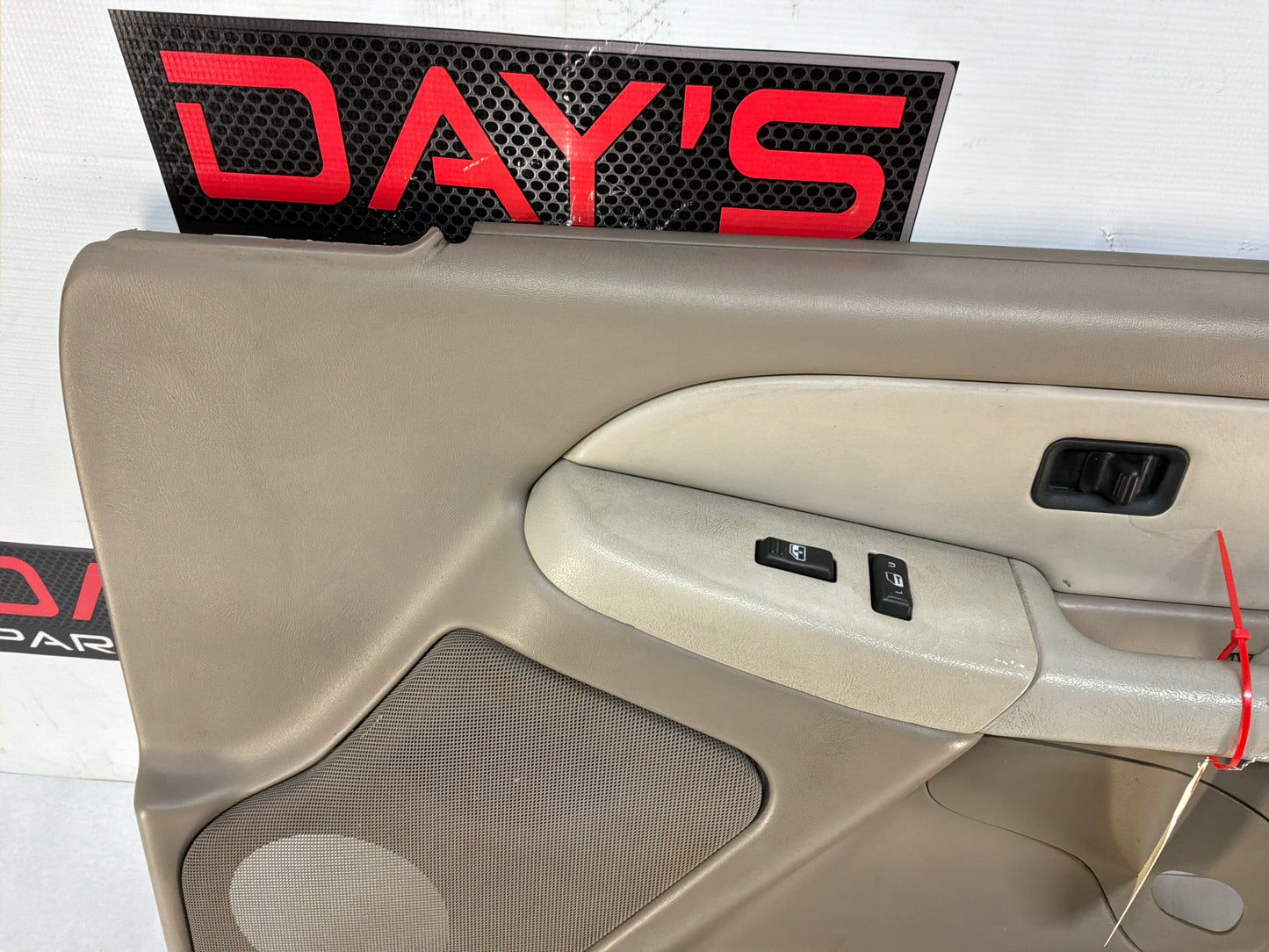 Rh front door panel - Day's Parts Yard