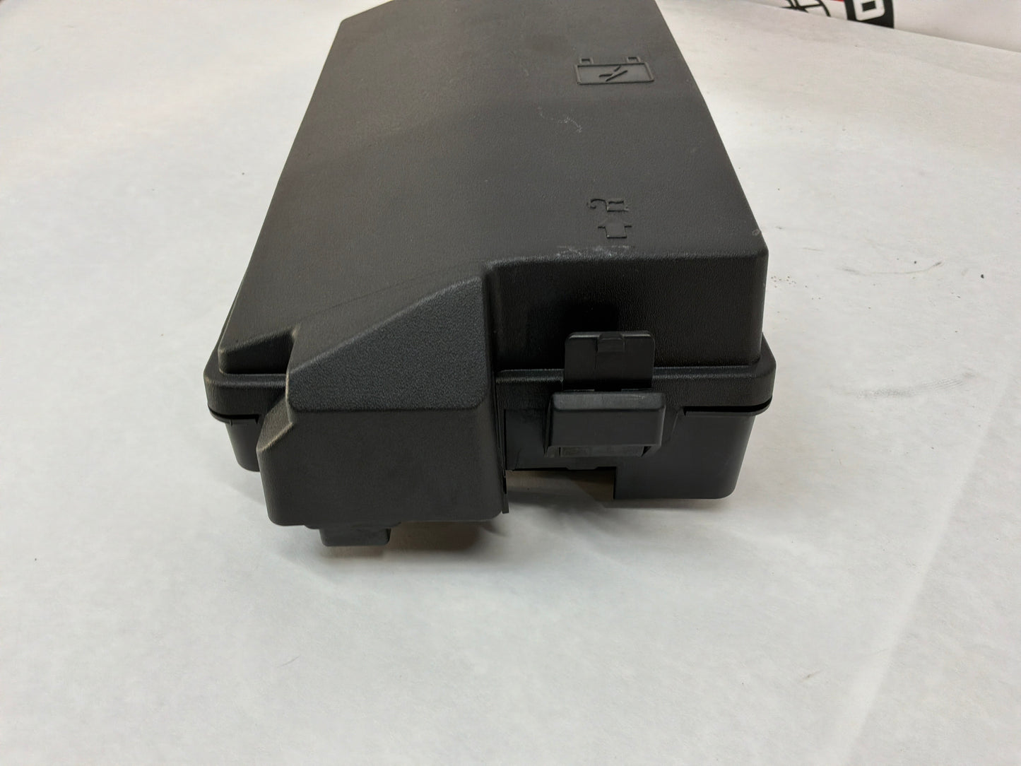 2014 Chevy Camaro SS Engine Bay Accessory Wiring Junction Fuse Relay Box Block OEM