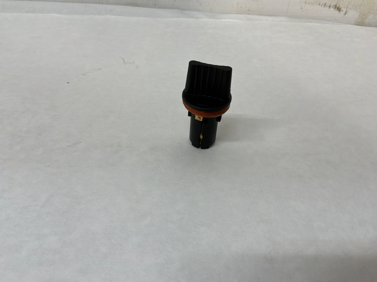 Turn signal socket - Day's Parts Yard