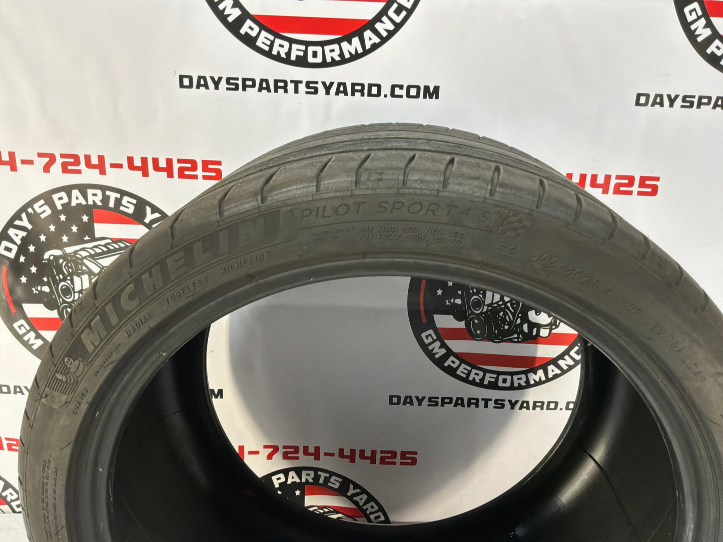 Michelin Pilot Sport 4 Season Tire 305/30/ZR19