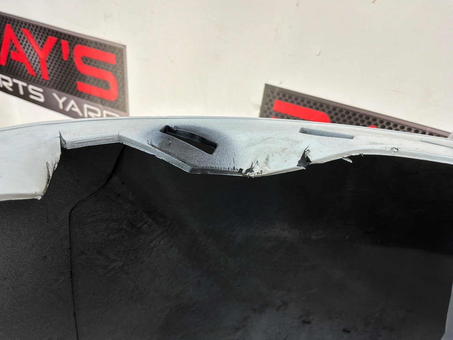 Rear bumper - Day's Parts Yard