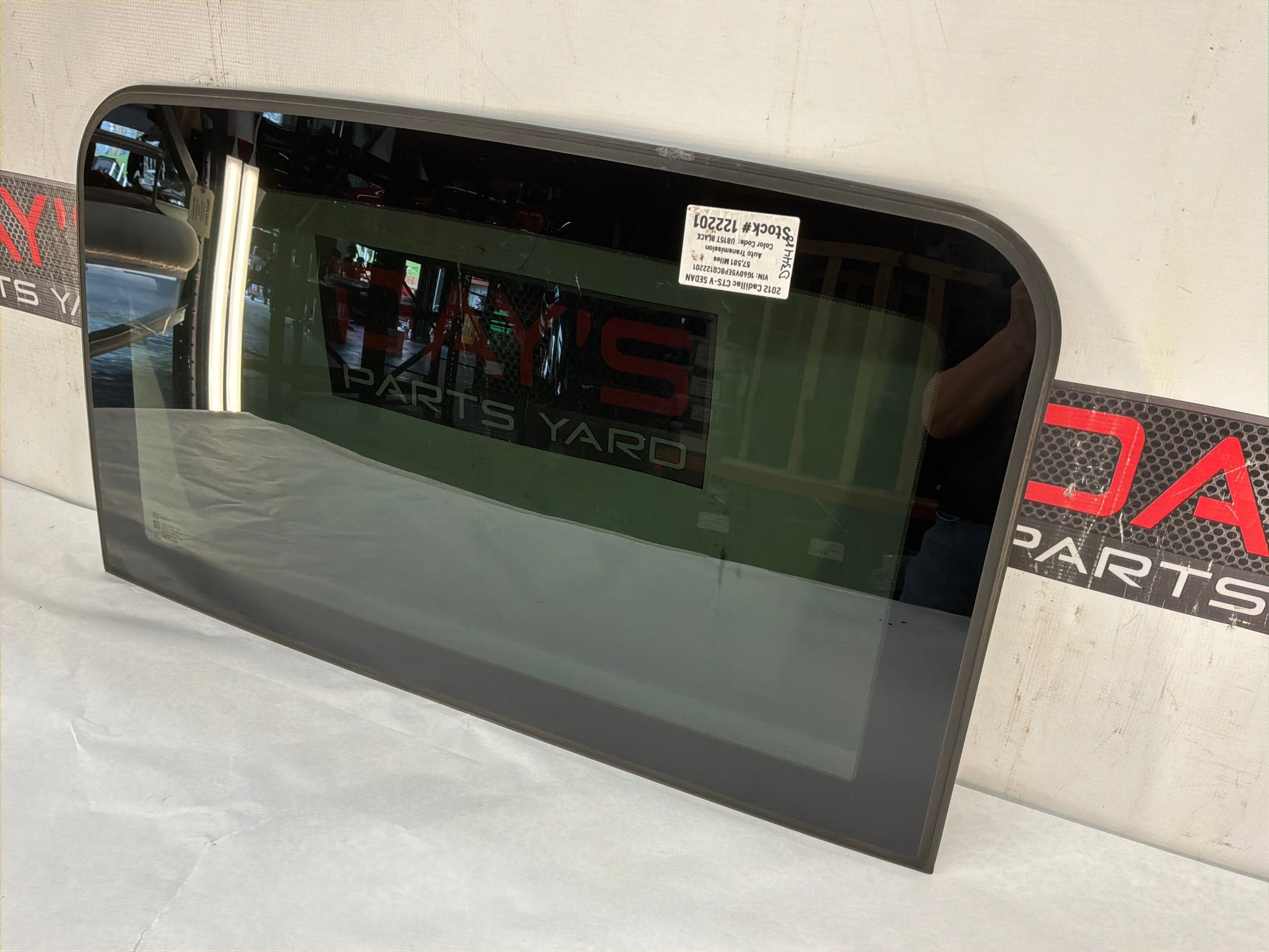 Front sunroof glass - Day's Parts Yard