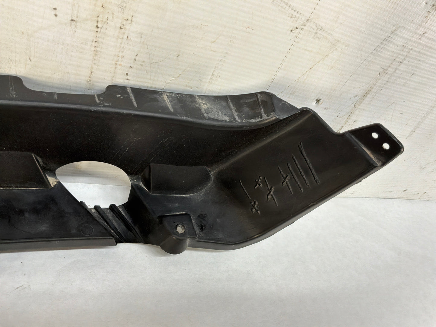 2015 Chevrolet Camaro SS 1LE RH Passenger Headlight Head Light Bumper Bracket Guide OEM